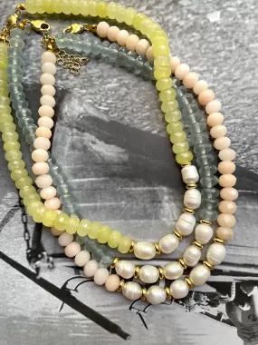 Crystals and pearls necklace