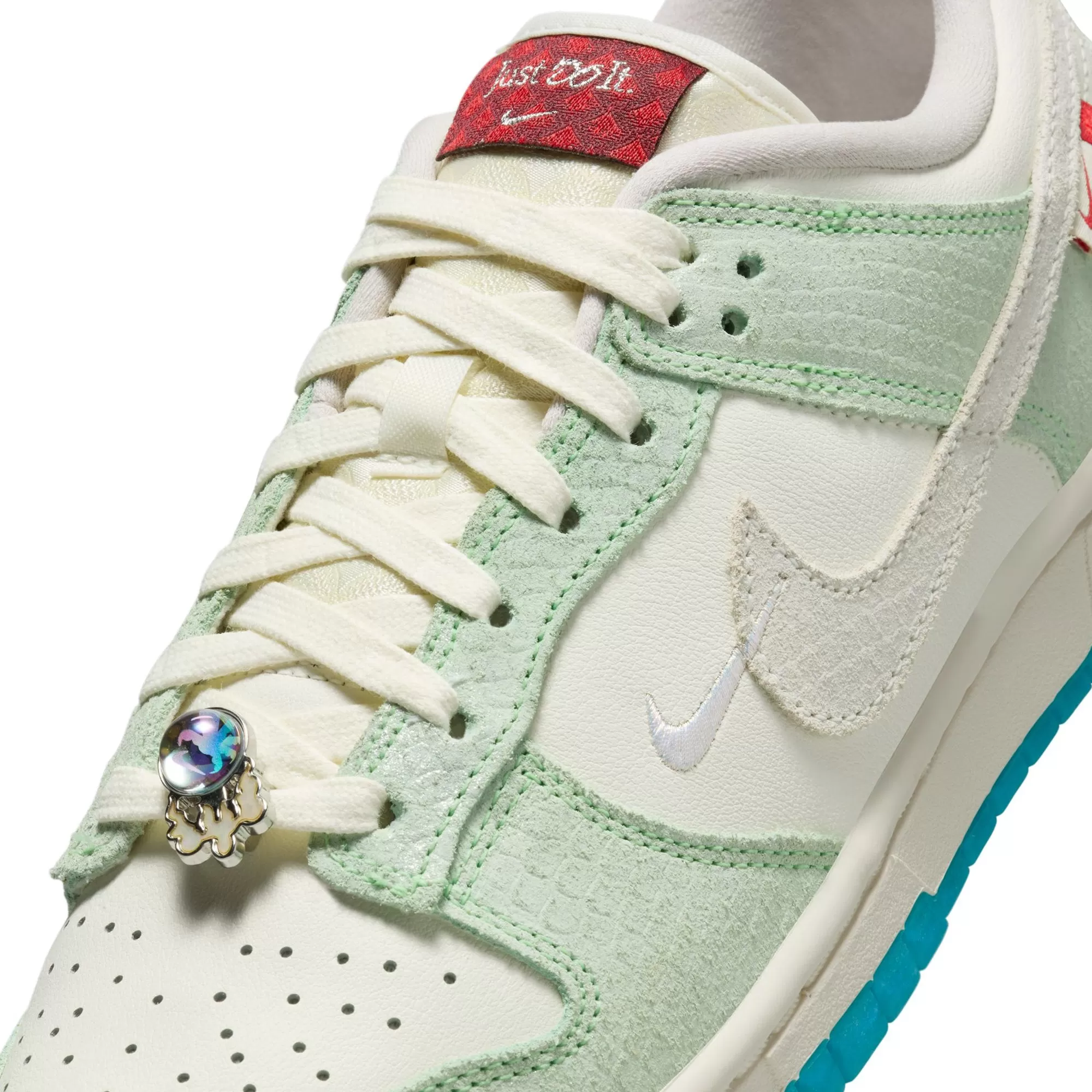 Nike Womens Dunk Low LX Shoes