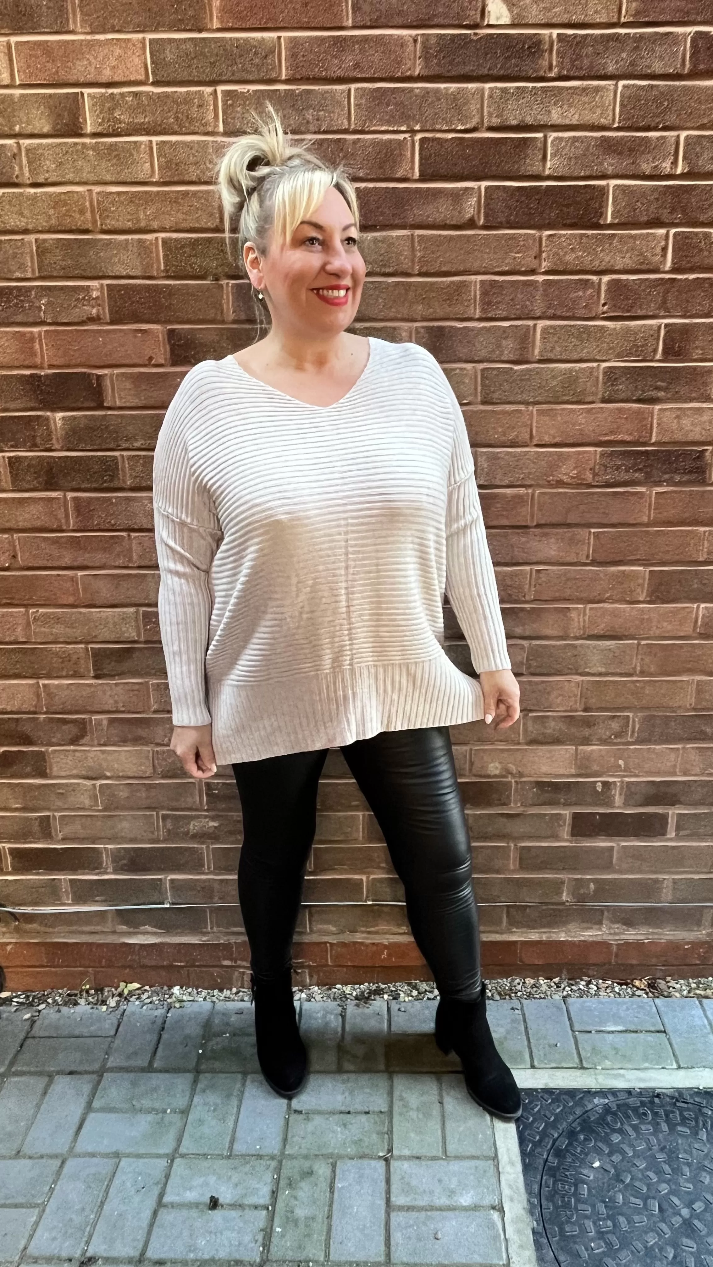 RACHEL Ribbed V-Neck Fine Knit Jumper